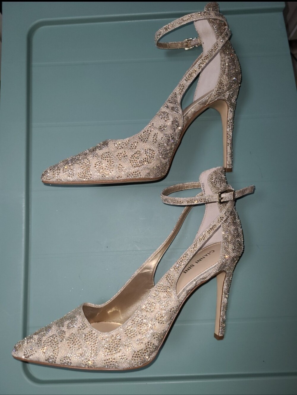 Gianno Bini Gold Two Tone Glitter Leopard-Accent Ankle-Strap Heels 10
